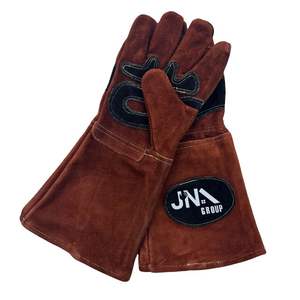 Gants de soudage en cuir Meilleures ventes Résistant à la chaleur extrême Respirant avec des coutures parfaites pour le travail au Pakistan - Product Image 1