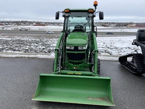 Tracteur compact Johhn 320R avec chargeur frontal, vert, 2 roues motrices, tracteur utilitaire agricole, 180 CV - Product Image 6