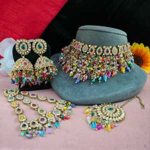 ชุดเครื่องประดับเจ้าสาวแบบดั้งเดิมสำหรับผู้หญิงที่มีสร้อยคอ, Maang Tikka, ต่างหู, และ Pasa kundan และมุกรายละเอียด - Product Image 2