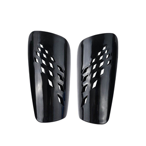 Espinillera de fibra de carbono para fútbol con logotipo personalizado para hombres y ropa de entrenamiento para ropa deportiva, espinilleras para niños - Product Image 3