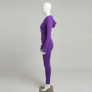 Ensemble personnalisé pour femme : survêtement deux pièces basique avec sweat à capuche, veste zippée et pantalon évasé, coupe ajustée, style jogging - Product Image 3