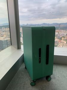 <span class=keywords><strong>Valigia</strong></span> OEM di <span class=keywords><strong>Grande</strong></span> Capacità con Molteplici Colori e <span class=keywords><strong>Dimensioni</strong></span>, Materiale Resistente, Ricarica USB, Trolley con Ruote - Product Image 5