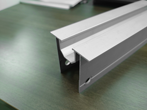 Système de montage solaire à HOL.FR1-SR4 de faisceau en aluminium anodisé de haute qualité 6005-T6 pour l'installation sur le toit du carport fabriqué au Vietnam - Product Image 4