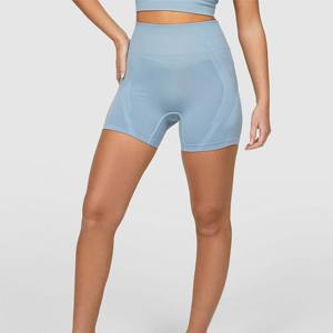Short athlétique élégant pour femmes-Évacuation de l'humidité et durable-Idéal pour les activités sportives et de fitness - Product Image 4