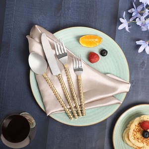 Ensemble de couverts à poignée en perles élégantes pour la table à manger de mariage, la maison et la cuisine. - Product Image 1