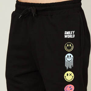 Shorts de bain personnalisés pour hommes, imprimés simples et graphiques, matière à séchage rapide, vente en gros, prêt à l'exportation pour l'été - Product Image 5