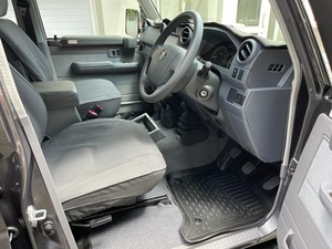 Toyota Land Cruiser 79 BA Diesel Pickup 4.5L d'occasion, très bon état, modèle 2018 - Product Image 4