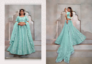 Vente en gros Lehenga Choli Vêtements de mariage traditionnels indiens Brodé Net Work Tenue de mariée pour femmes disponible à la vente - Product Image 6