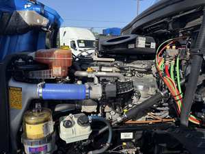 Camion semi-remorque d'occasion haut de gamme 2020 Cascadia 126 avec cabine couchette à toit surélevé, 455 CV, 12 vitesses, boîte automatique Dt12, exportation mondiale - Product Image 5