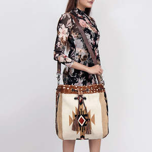 Mini bolso de lujo con tallado Floral bohemio para mujer, manta de sillín de piel de vaca de otoño, bolso de cuero con cubo, accesorios superiores - Product Image 2