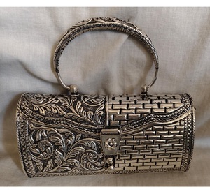 Magnifique sac en argent 925 pour femmes, développé avec soin pour un look sophistiqué, rehausse tout style, en provenance d'Inde - Product Image 3
