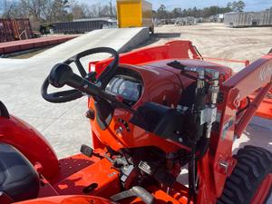 รถแทรกเตอร์ KUBOTA 27 แรงม้า รุ่น L3901 พร้อมที่ตักด้านหน้า มีสินค้าในสต็อก / รถแทรกเตอร์ KUBOTA 27 แรงม้า คุณภาพดี พร้อมจัดส่ง - Product Image 4