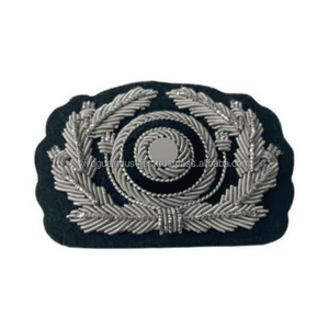 Badges en feutre personnalisés de luxe, brodés à la main, avec fil d'or et d'argent, pour uniformes et blazers, OEM, prix bas - Product Image 4