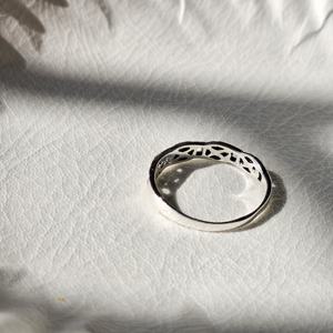 Bague fine en argent uni léger pour anniversaire de mariage ou idée cadeau de Noël - Product Image 6