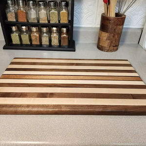 Planche à découper et plateau de service en bois-Durable et durable au lave-vaisselle - Product Image 1