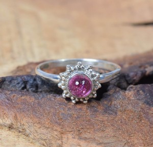 Bague classique faite main par un designer en argent sterling 925, sertie d'une magnifique tourmaline rose véritable de 6 mm, pour femme, idéale pour les fêtes - Product Image 3