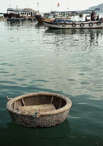 Mini bateau en bambou naturel pour la décoration de table et l'exposition, objet décoratif artisanal fabriqué au Vietnam - Product Image 5