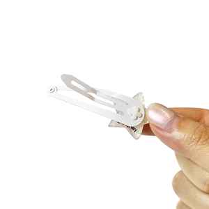 LOT DE 8 PINCETS À CHEVEUX MINNIE LICENTIÉS POUR ENFANTS, COULEURS ASSORTIES, À PARTIR DE 3 ANS - Product Image 1