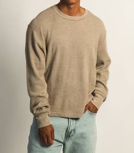 Vente en gros de t-shirts à manches longues et col ras du cou pour hommes, tissu en coton durable, idéal pour une tenue décontractée et un design personnalisé - Product Image 3