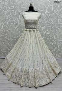 ชุดปาร์ตี้เลเฮงกาจากดีไซเนอร์ประดับเลื่อมสีรุ้ง - Product Image 2