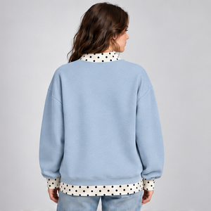 Sudadera de cuello alto azul claro para mujer con ribete de lunares color marfil y gráfico universitario Trackstar OEM Private Label - Product Image 2