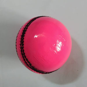 Balles de cricket en cuir de couleur rose de bonne qualité pour la pratique des balles dures officielles seniors cousues à la main de qualité A - Product Image 1