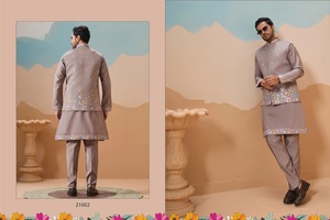 Ensemble Koti Kurta de fête exclusif pour hommes avec fond assorti pour les mariages de Diwali et autres occasions traditionnelles - Product Image 3