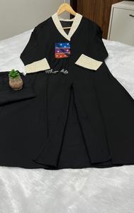 Impresionante conjunto de Kurta negro para mujer con pantalones Palazzo-Traje de fiesta étnico con bordado y detalles de borlas al por mayor de La India - Product Image 4
