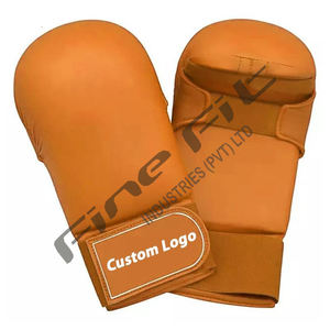 Gants de karaté durables respirants faits à la main avec doublure en coton Logo personnalisé Équipement d'entraînement professionnel d'arts martiaux en cuir unisexe - Product Image 3