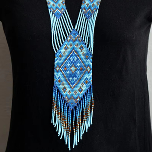 Collar Tradicional Hecho a Mano con Cuentas de Semillas Estilo Boho Americano con Pendientes, Joyería Ucraniana para Regalo - Product Image 4