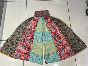 กางเกงขากว้างทำด้วยมือสไตล์โบฮีเมียนสไตล์ฮิปปี้สำหรับสตรีผ้าส่าหรีผ้าไหมรีไซเคิลพร้อมเอวยางยืดสวมใส่สบายสำหรับฤดูร้อน - Product Image 3