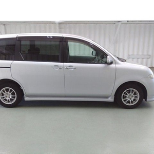 Toyota Sienta Wagon - Product Image 1