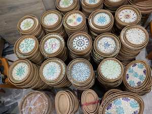 Plateau de service en rotin fait main avec incrustation de nacre, plateau tissé décoratif pour la décoration de la maison, l'hôtellerie et les cadeaux - Mme Tarina - Product Image 4