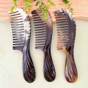 STATIC BOOST COLORS CORNE BUFFALO VENTE EN GROS Peignes en corne antistatique naturels pour les cadeaux de vacances par l'artisanat en croissant - Product Image 4