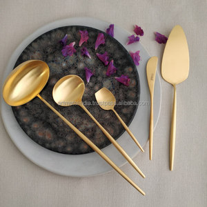 HANDMADE DESIGN IN NEW STYLE IN METAL <b>CAKES</b> <b>SERVER</b> METAL <b>CAKES</b> <b>SERVER</b> IN NEW LOOK HANDMADE - Product Image 4