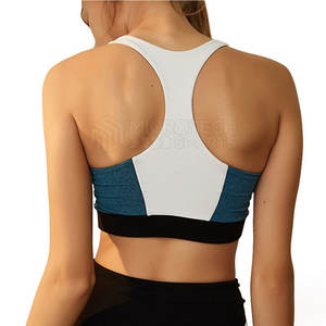 Ensemble de yoga sur mesure pour femmes : Ensemble de yoga en matériau solide et durable - Product Image 3