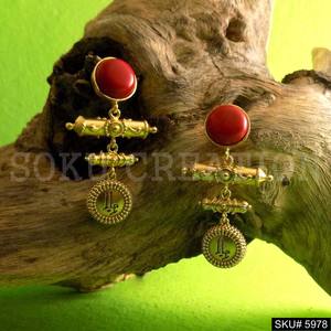 Boucles d'oreilles pendantes classiques en plaqué or avec pierres précieuses pour femme SOKU, idéales pour un anniversaire, SKU5978 - Product Image 1