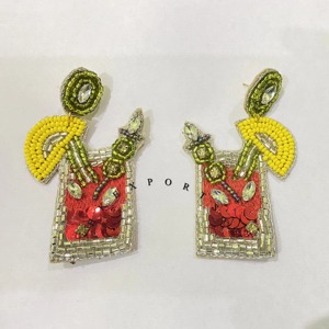 Boucles d'oreilles en perles rouge cerise faites à la main de style vintage pour femmes bijoux de mode en gros pour les occasions - Product Image 3