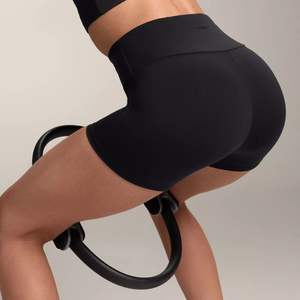 Shorts de Yoga para Mujer de Cintura Alta con Estampado Personalizado - Diseño Simple, Cintura Elástica, Tejido Transpirable y de Secado Rápido, Servicio OEM Ecológico - Product Image 5