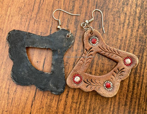 Nueva llegada estilo occidental tallado a mano pendientes de cuero mujeres lindo pendiente de lágrima de moda joyería de moda de cuero - Product Image 4