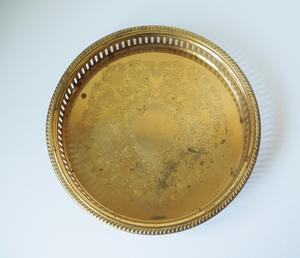 Plateaux décoratifs en laiton de qualité supérieure pour la décoration d'hôtels, de restaurants et de maisons - Product Image 4