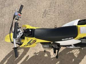 Nouvelles motos tout-terrain DR-Z50 2025 disponibles en magasin - Product Image 5