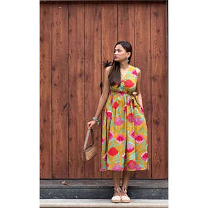 Robe d'été à taille empire à motif floral avec ceinture assortie, robe décontractée respirante pour la journée - Product Image 1