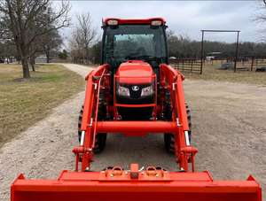 Tractor Agrícola 4x4 M7060 Nuevo, Confiable y Duradero, con Motor Cummins de 120HP, en Existencia - Product Image 3