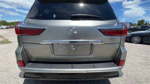 Lexus LX570 V8 5.7L SUV Usado, 6 Plazas, 2019-2022, Volante a la Izquierda, Emisión Euro IV, 100% Perfecto, Sin Accidentes - Product Image 3