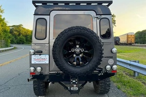 Xe Land Rover Defender 110 đời 1985, động cơ V8 3.5 lít, dẫn động 4 bánh, tay lái bên trái, nhập khẩu từ Mỹ Tiêu đề - Product Image 2