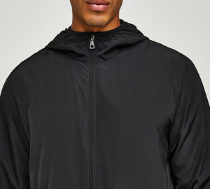 Chaqueta cortavientos informal con cuello levantado y logotipo personalizado para hombre, último diseño impermeable para primavera invierno, ajuste holgado con capucha - Product Image 2