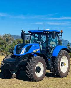 Assez utilisé New-Holland 120 HP/ferme Dozer tracteurs à vendre. - Product Image 3