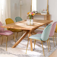 Table à manger en bois massif avec pieds croisés design |   Table à manger rectangulaire moderne, écologique, durable et stable pour usage hôtelier |   8 places