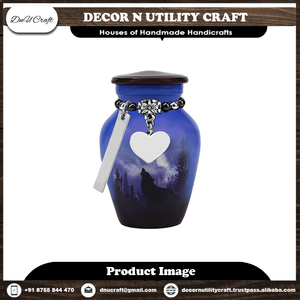 Urne funéraire Blue Wolf Design avec breloque en forme de cœur et étiquette personnalisée pour le stockage des cendres d'un adulte - Product Image 2